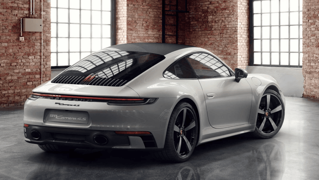 ポルシェ 911 – 992【電動化時代に「燃焼」を選んだ理由】